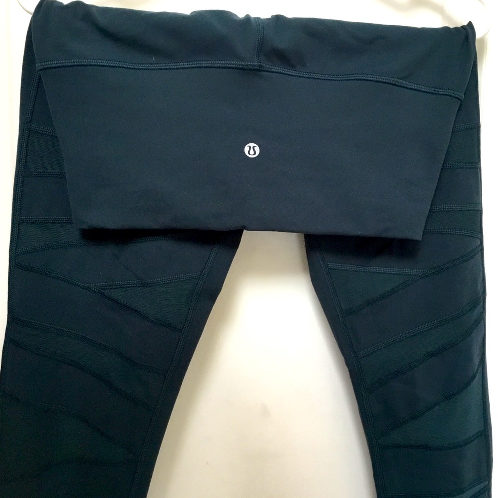 Edgy LuluLemon leggings, Forest Green size Sm Long